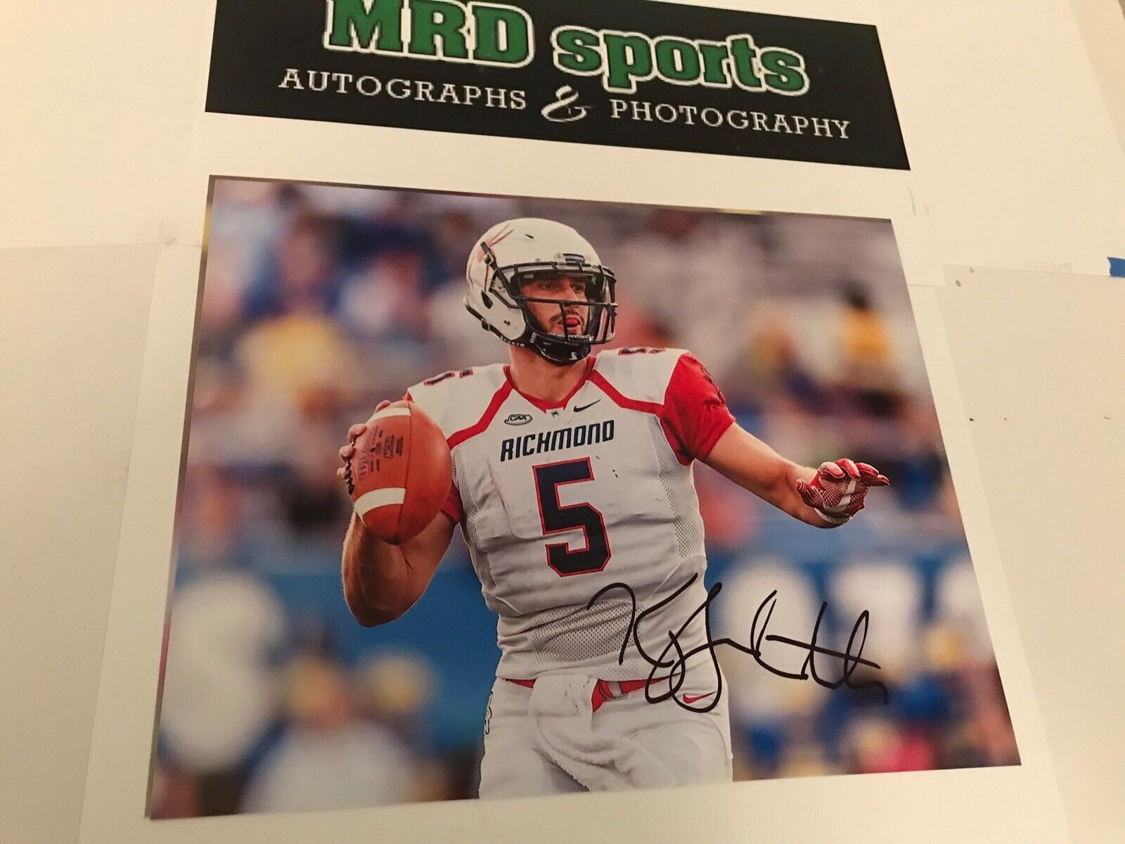 Kyle Lauletta Richmond Spiders signed autographed 8x10 football Photo Poster painting E