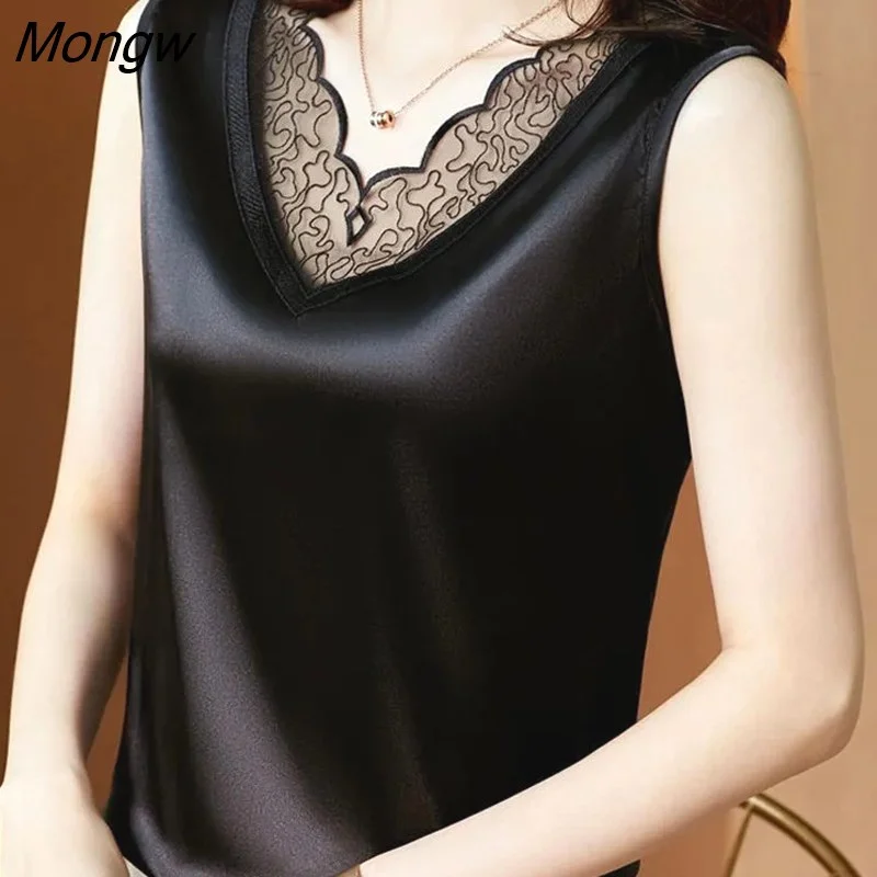 Mongw and summer V-neck lace suspender vest with fashionable and casual design sense, minority bottomed top