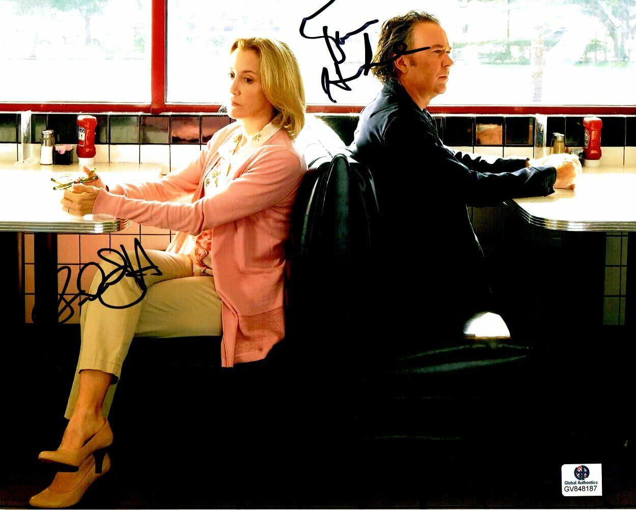 Timothy Hutton Felicity Huffman Signed Auto 8x10 Photo Poster painting American Crime GV 848187