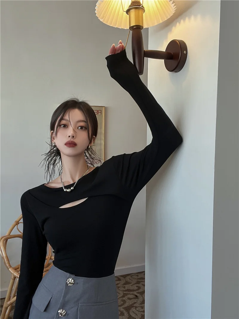 Brownm Brownm Long-Sleeved T-Shirt Women's Autumn 2024 New Hot Girl Sexy Slim Design Sense Bottom Shirt Student Top