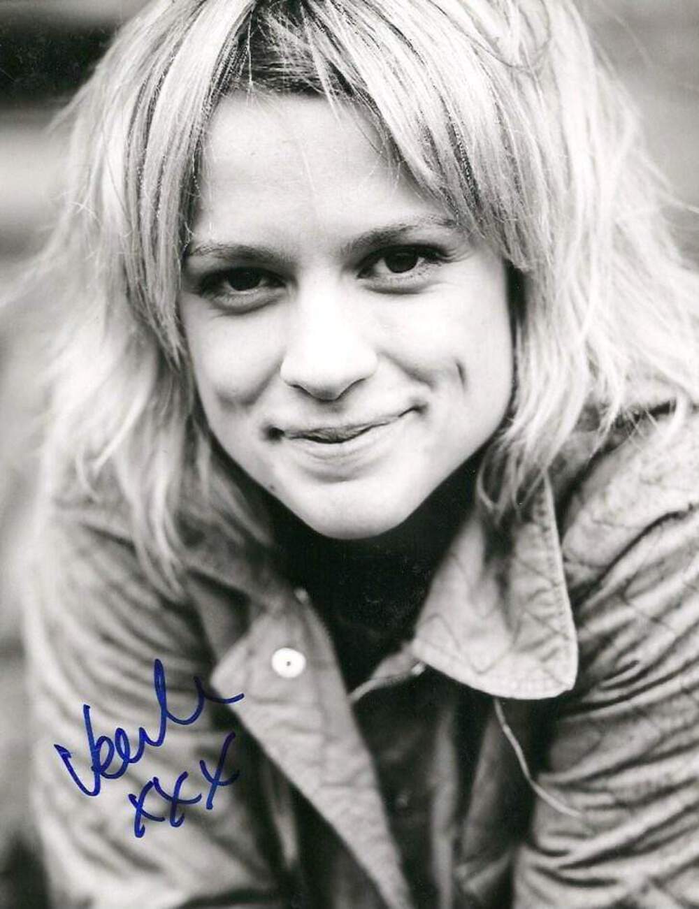 ACTRESS and SINGER Veerle Baetens autograph, In-Person signed Photo Poster painting