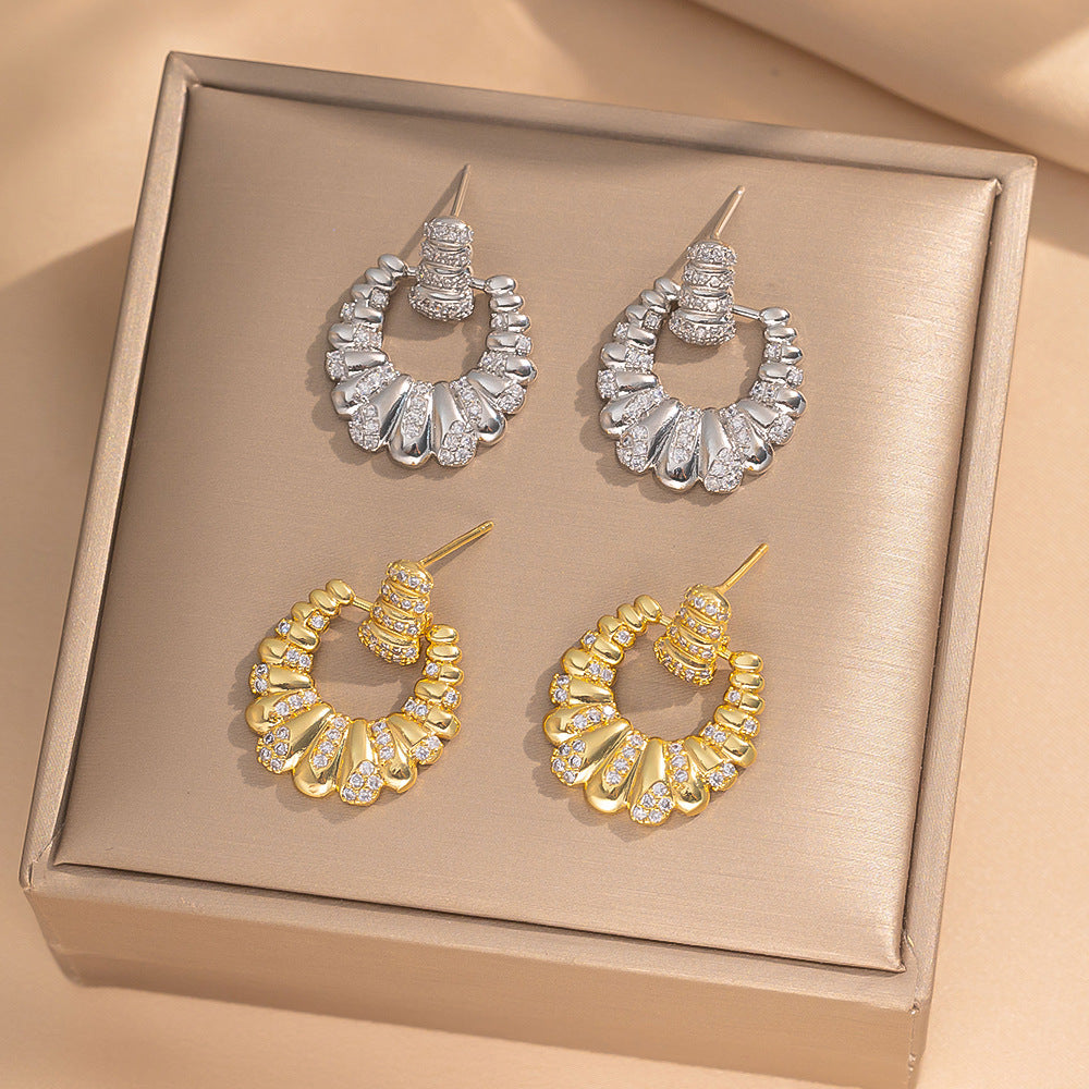 2 Pieces Moderate Luxury Flower Copper Diamond Inlay Stud Earrings