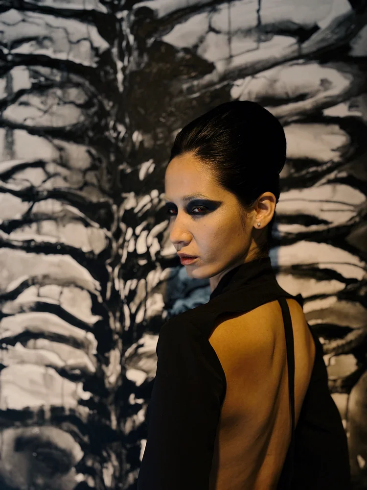 JUMA Backless Jacket  - 6 Recycled Water Bottles - Black