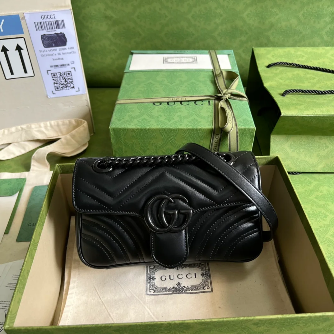 Gucci Marmont in Black