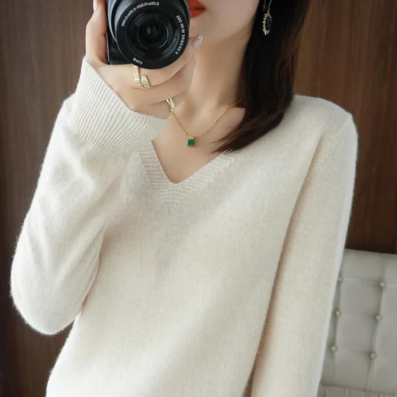 Churchf Churchf The 2023 Fall / Winter New Women's Knit Sweater Pullover Women's V-Neck Bottom Plush Sweater