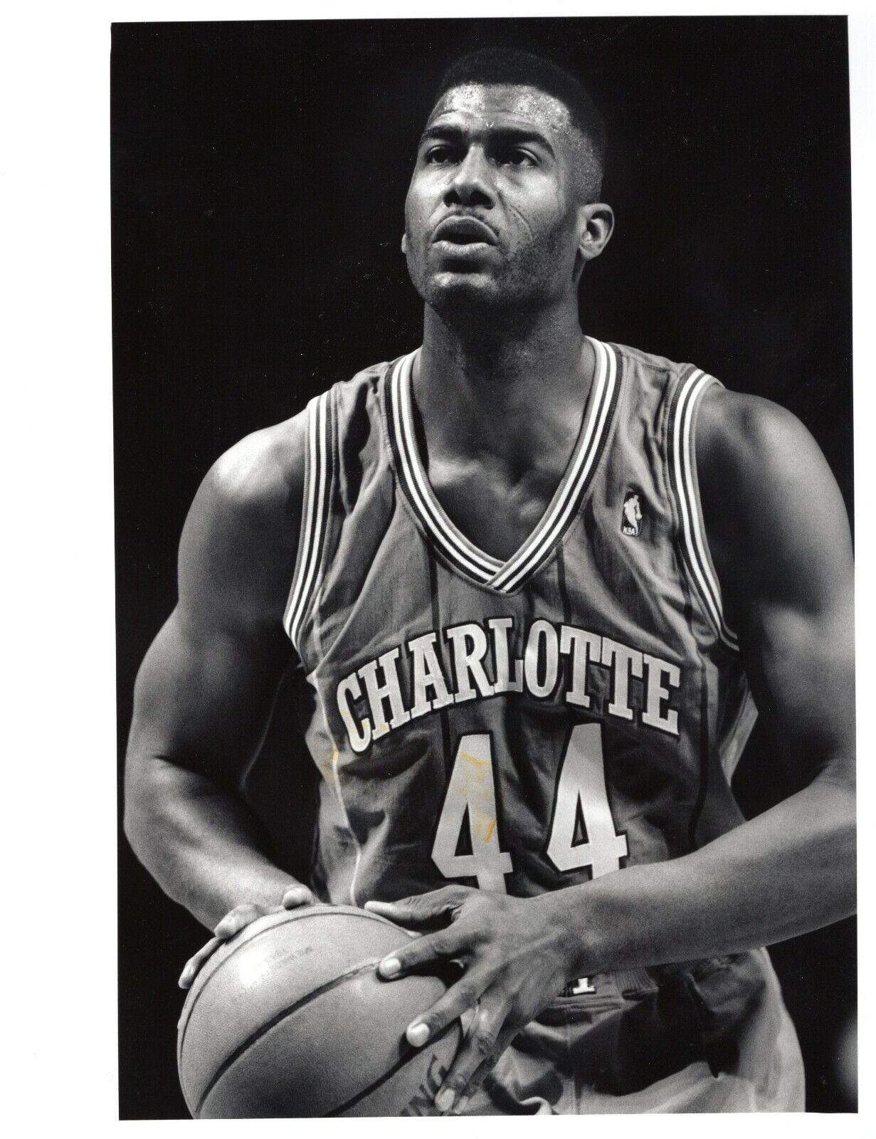 KENNY GATTISON Charlotte Hornets Basketball NBA 8x10 News Photo Poster painting 1991 Gary Weber