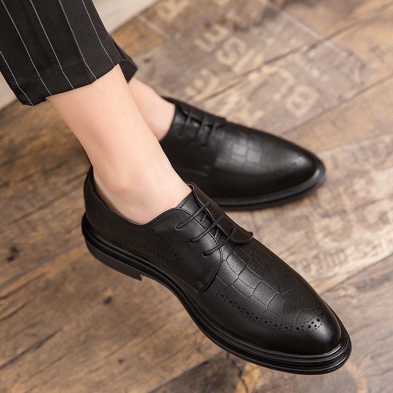 Fashion Men's Dress Shoes Men Luxury brogue oxfords Ventilation Pointed Toe Slip On Casual Leather Wedding party Shoes men