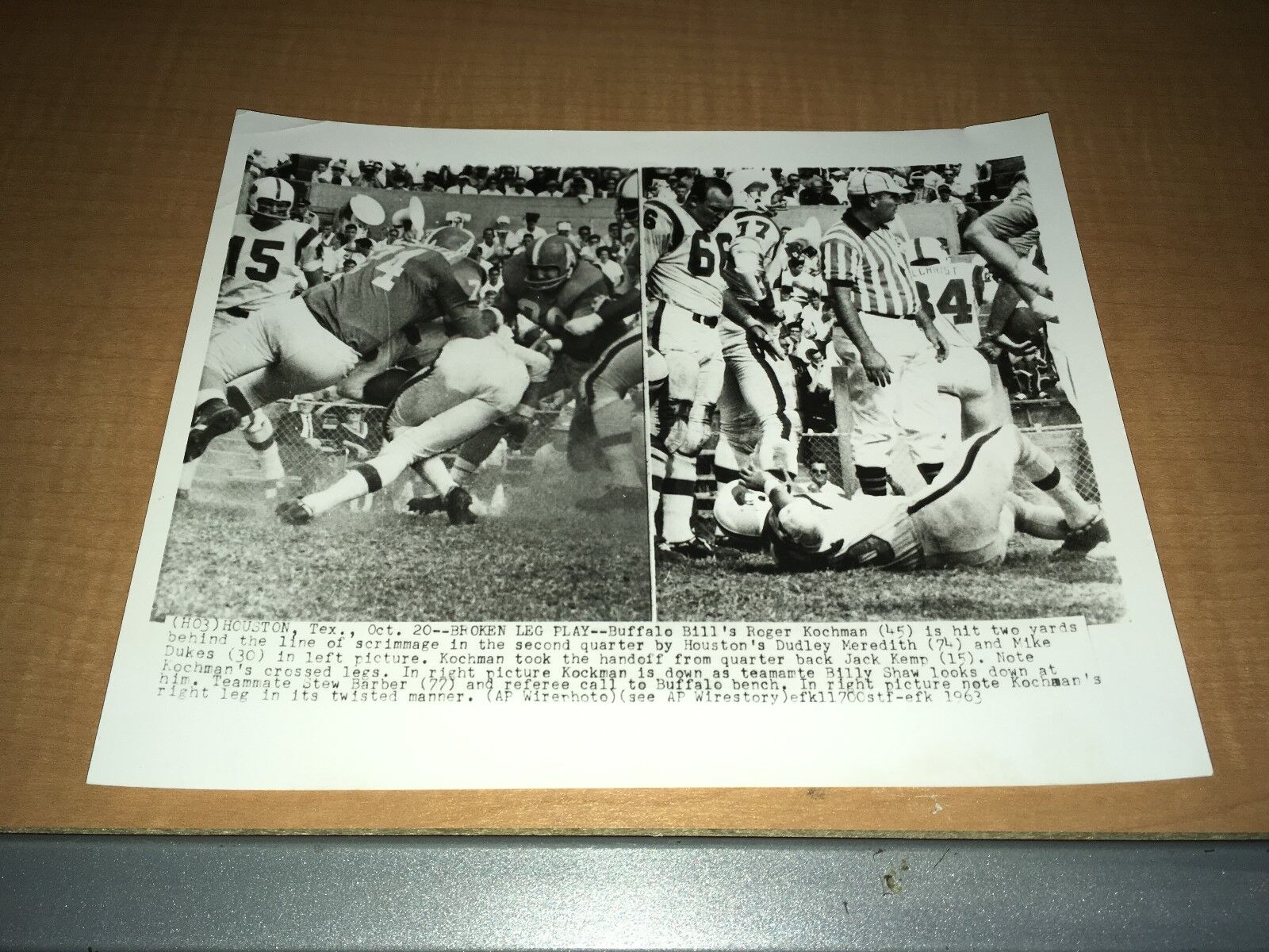 Buffalo Bills Jack Kemp vs. Houston Oilers 1963 AP Football Wire Photo Poster painting