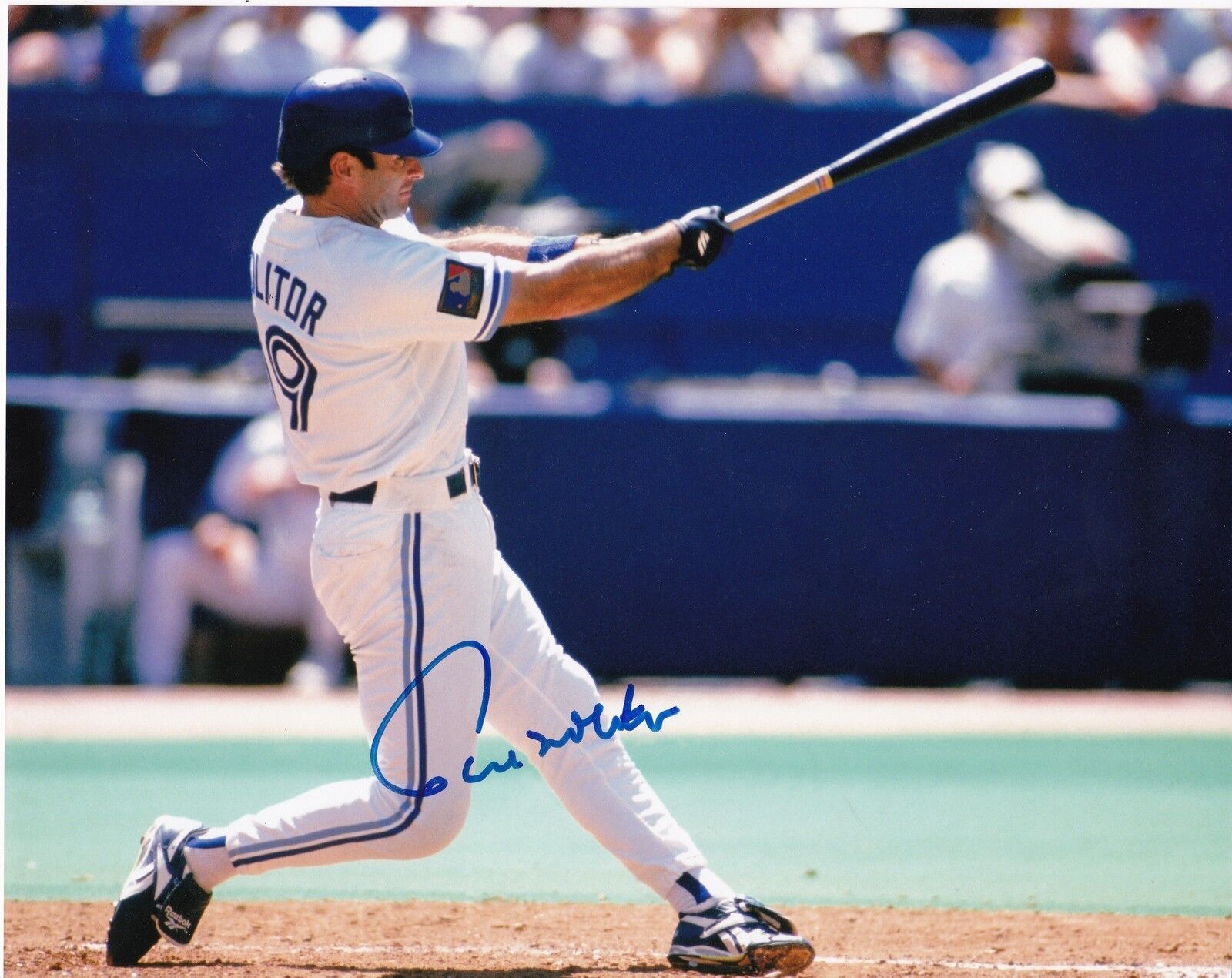 PAUL MOLITOR TORONTO BLUE JAYS ACTION SIGNED 8x10