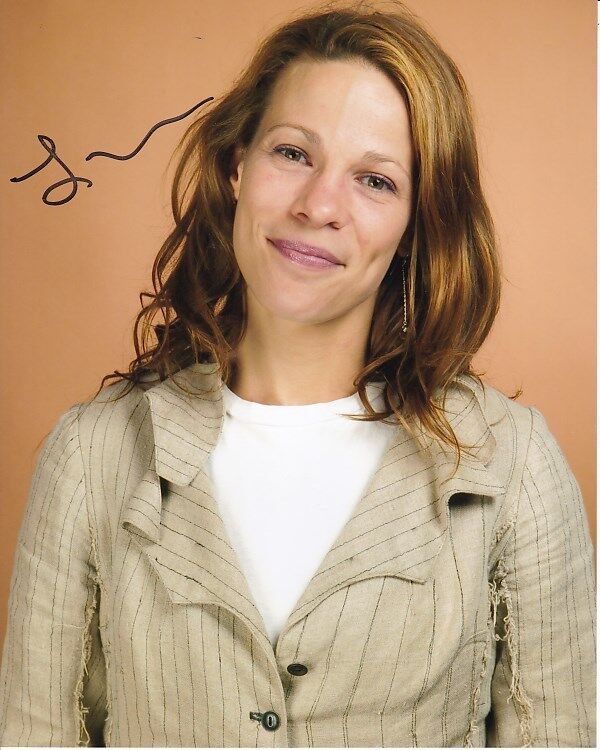 LILI TAYLOR Signed Autographed Photo Poster painting