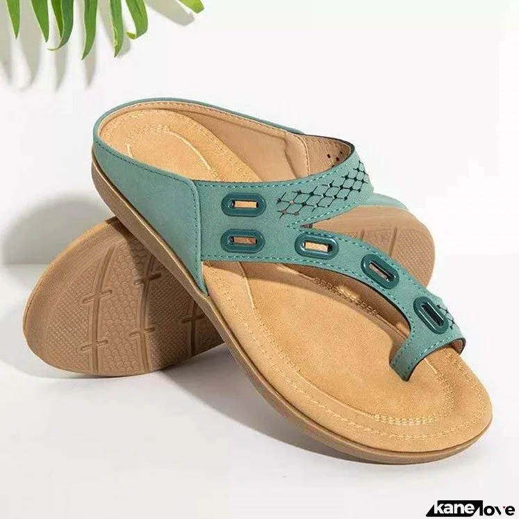 Women's Casual Sandals And Slippers With Flat Bottomed Flip Flops And Hollow Buckle Pattern