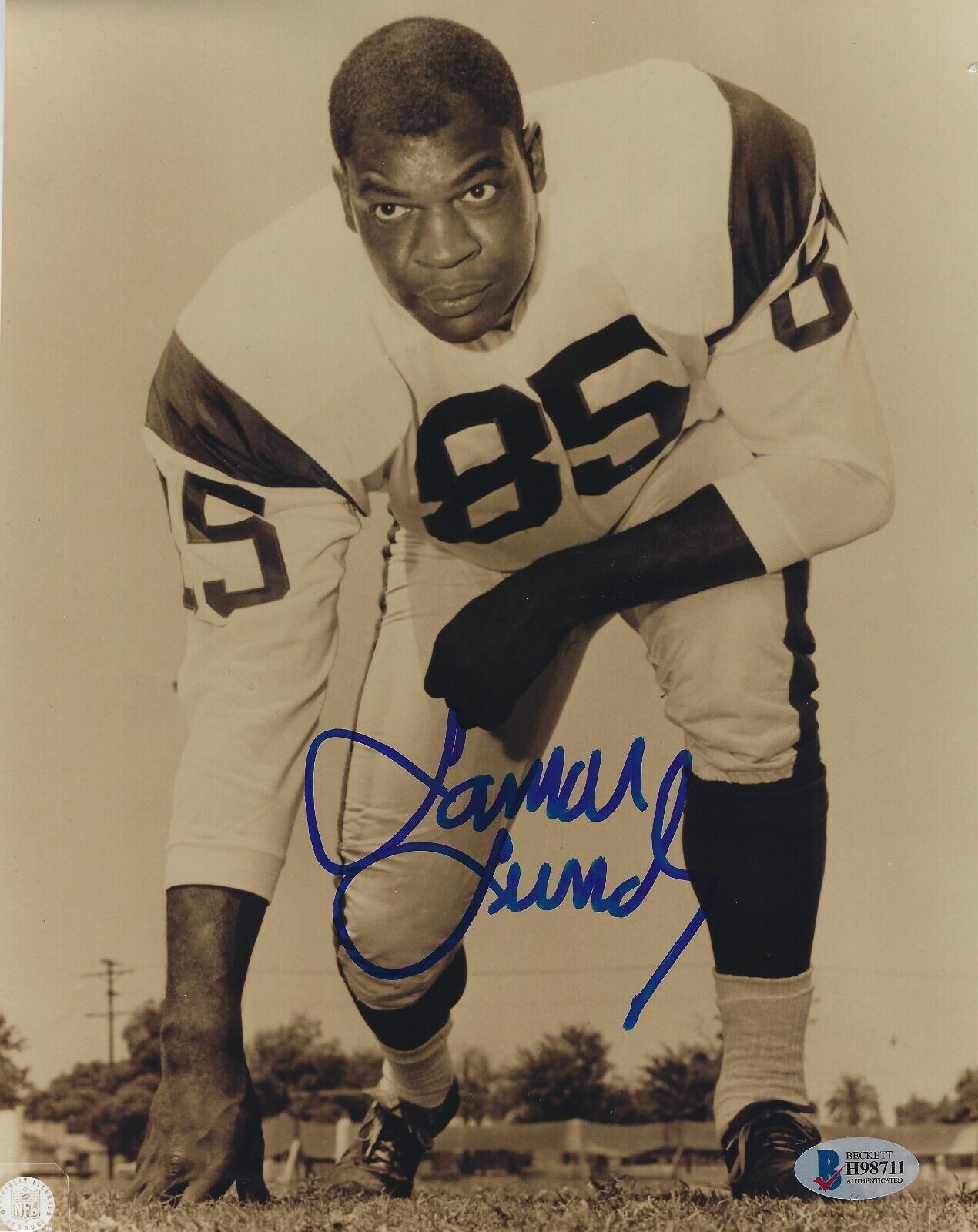 Signed 8x10 LAMAR LUNDY Los Angeles Rams Autographed Photo Poster painting - w/Beckett COA