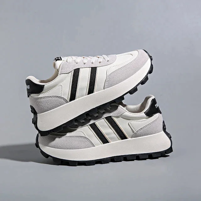 Vogue sneakers with lightweight sole 