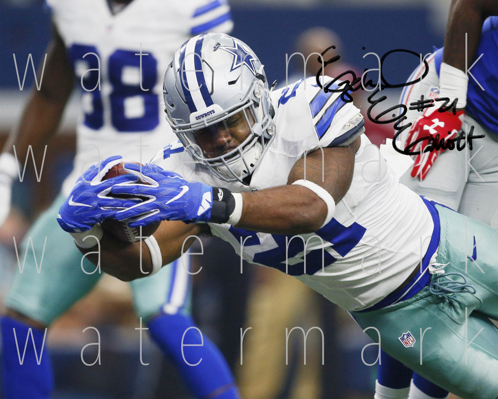 Ezekiel Elliott Cowboys NFL Football signed 8X10 print Photo Poster painting poster autograph RP