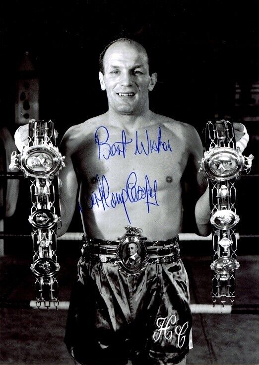 Boxing Champion HENRY COOPER Signed Photo Poster painting