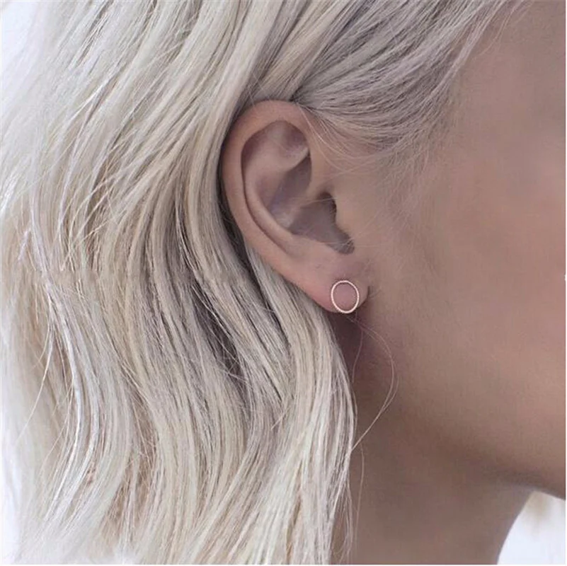 Micro-button small circle earrings