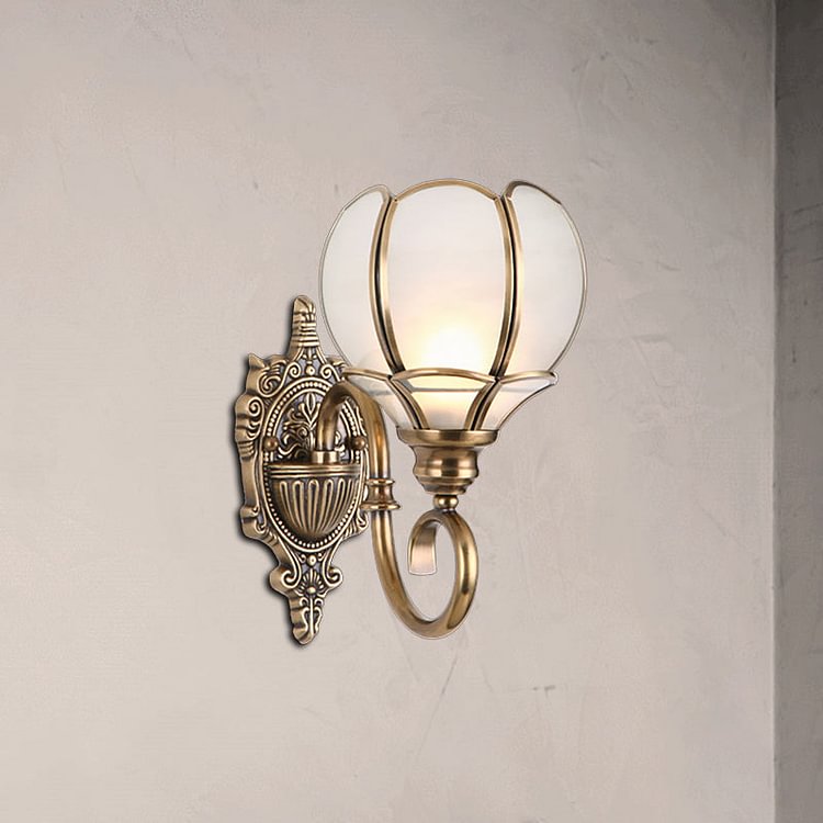 Traditional Flower Sconce Light Fixture 1/2-Bulb Metal Wall Lamp in Brass for Bedroom