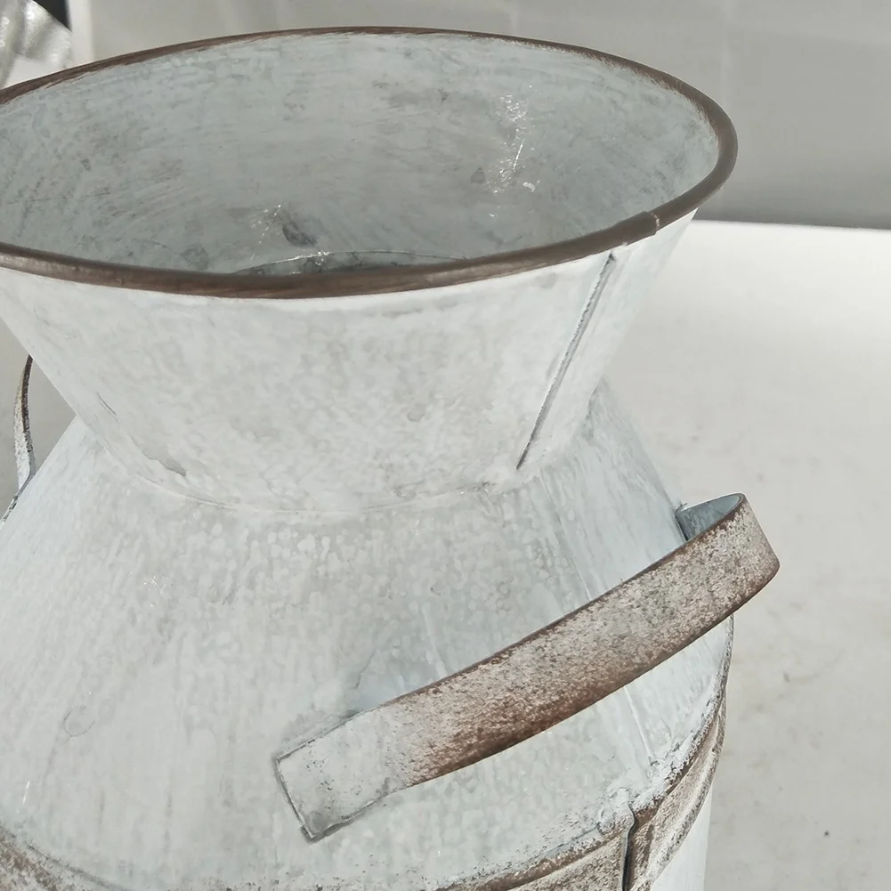 Vintage Metal Flower Vase Artificial Garden Style Flower Can Holder (Heart)