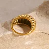 Chic Croissant 18K Golden Ring