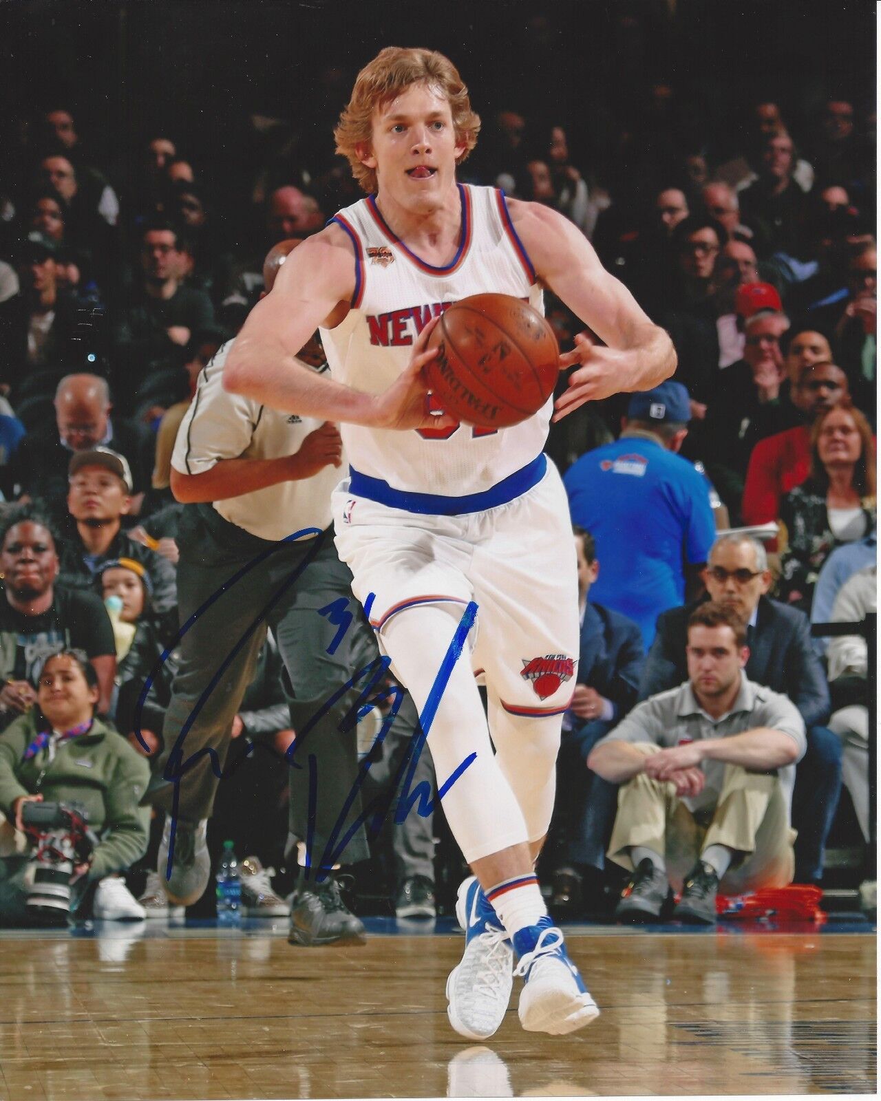 Ron Baker Autographed 8x10 New York Knicks Wichita StA301