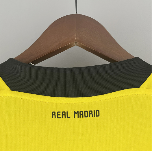 Retro 2011/2012 Real Madrid Goalkeeper Yellow Football Shirt Thai Quality