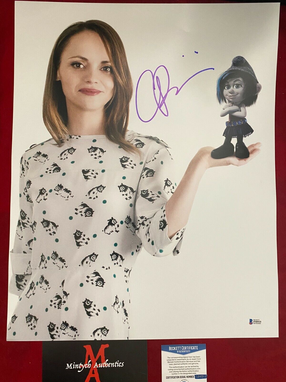 CHRISTINA RICCI AUTOGRAPHED SIGNED 16x20 Photo Poster painting! SMURFS! BECKETT COA!