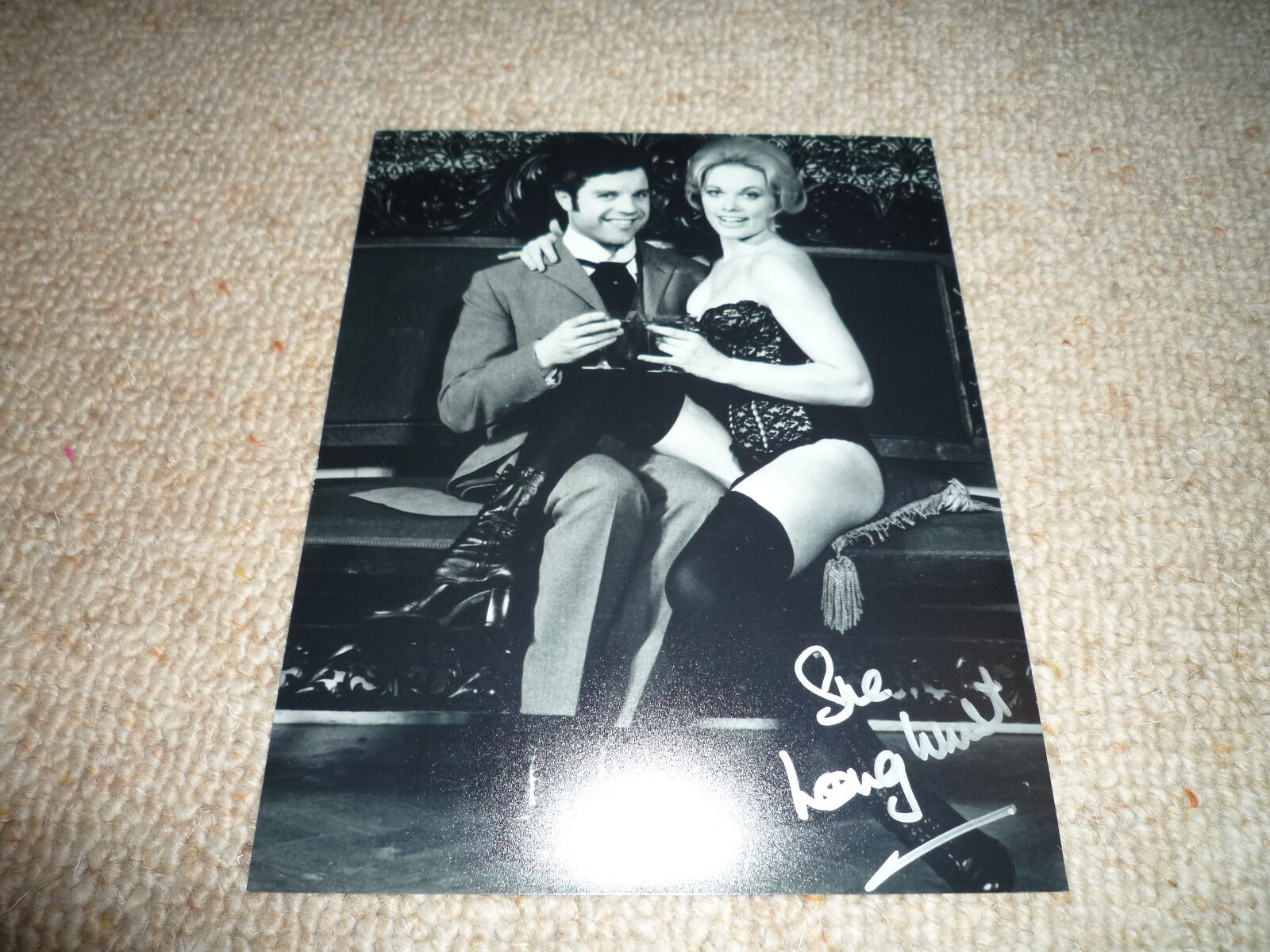 SUE LONGHURST signed autograph 8x10 20x25 cm COME PLAY WITH ME