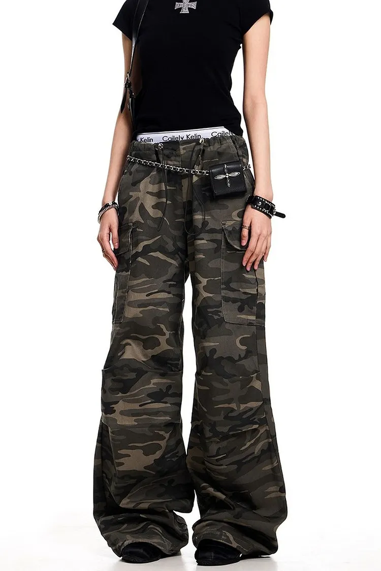 Vintage Camouflage Cargo Pants for Women Loose Wide Leg Retro Design