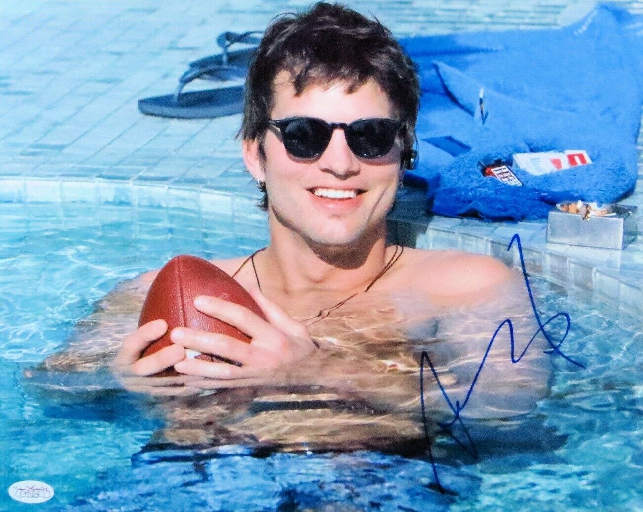 Ashton Kutcher Signed Autographed 11X14 Photo Poster painting Sexy Football in Pool JSA F71019