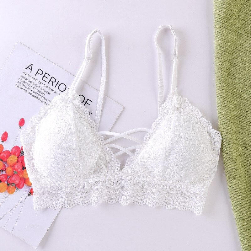 Sexy thin French lace wireless triangle cup ladies underwear soft bra deep seamless underwear V babes