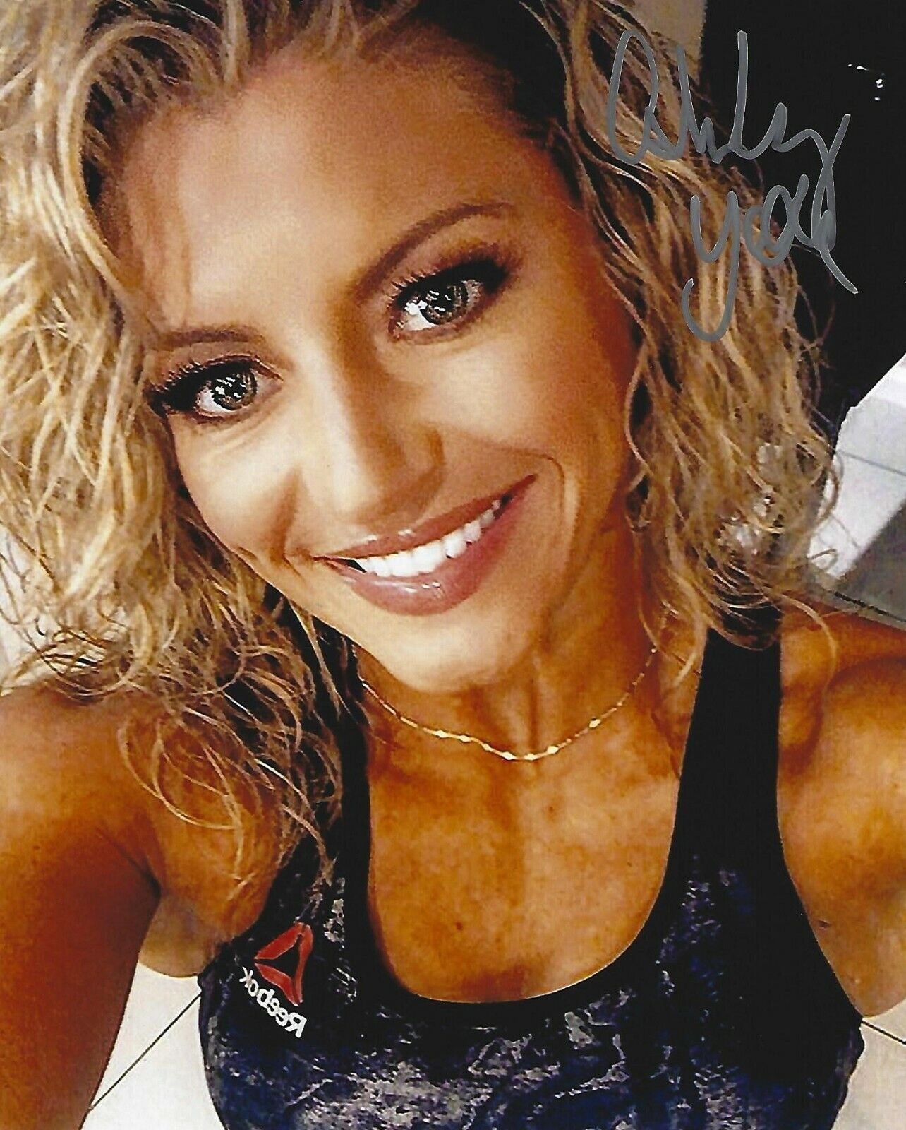 Ashley Yoder Signed 8x10 Photo Poster painting Invicta FC UFC MMA Picture Autograph 222 252 9