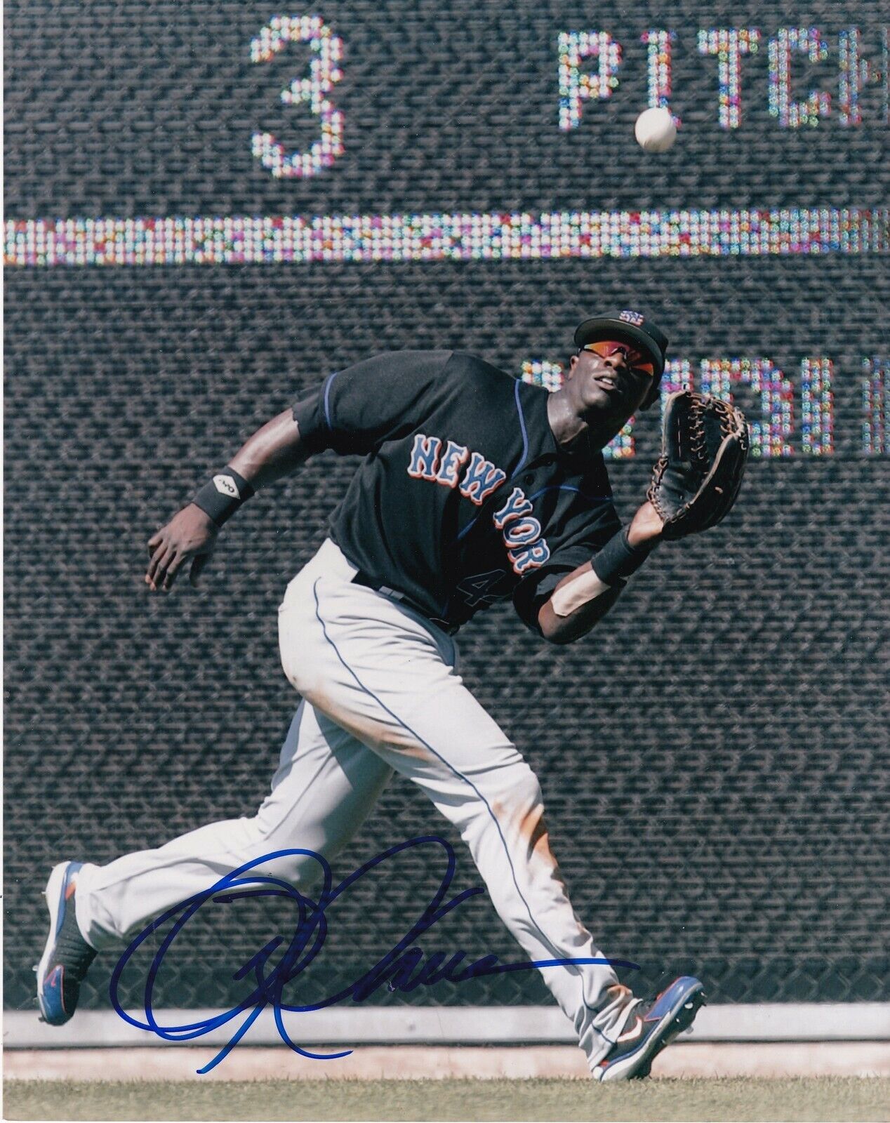 MIKE CAMERON NEW YORK METS ACTION SIGNED 8x10