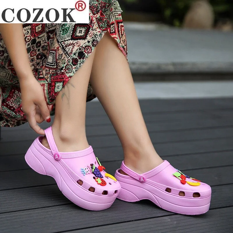 Summer Women Croc Clogs Platform Garden Sandals Cartoon Fruit Slippers Slip On For Girl Beach Shoes Fashion Slides Outdoor 698