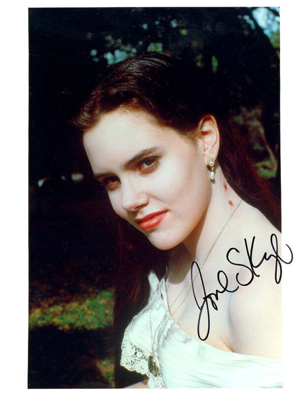 IONE SKYE ACTRESS, AUTOGRAPHED SIGNED 8X10 SAY ANYTHING