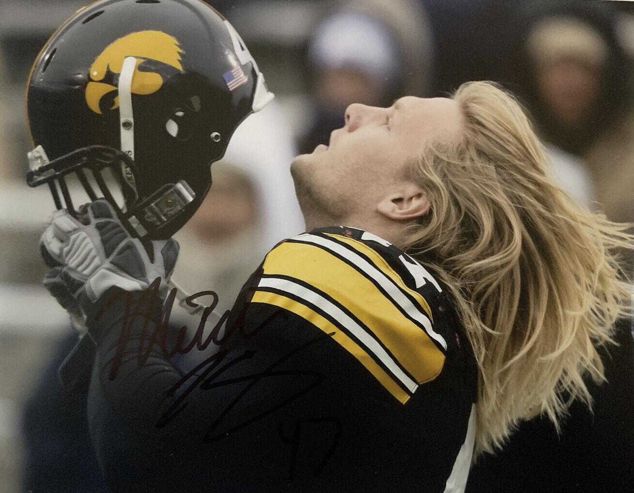 MITCH KING HAND SIGNED 8x10 Photo Poster painting IOWA HAWKEYES FOOTBALL AUTOGRAPH COA