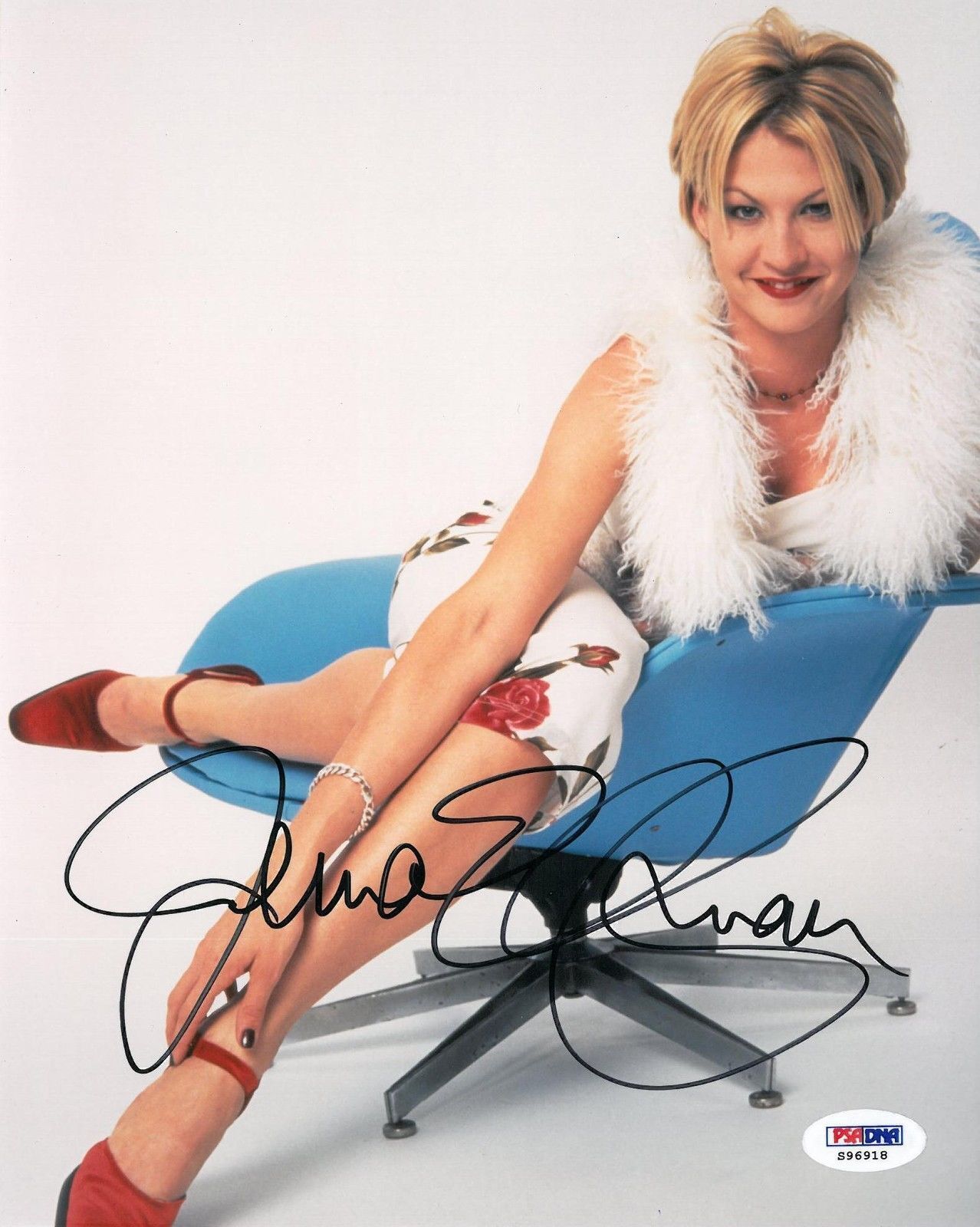 Jenna Elfman Signed Authentic Autographed 8x10 Photo Poster painting (PSA/DNA) #S96918