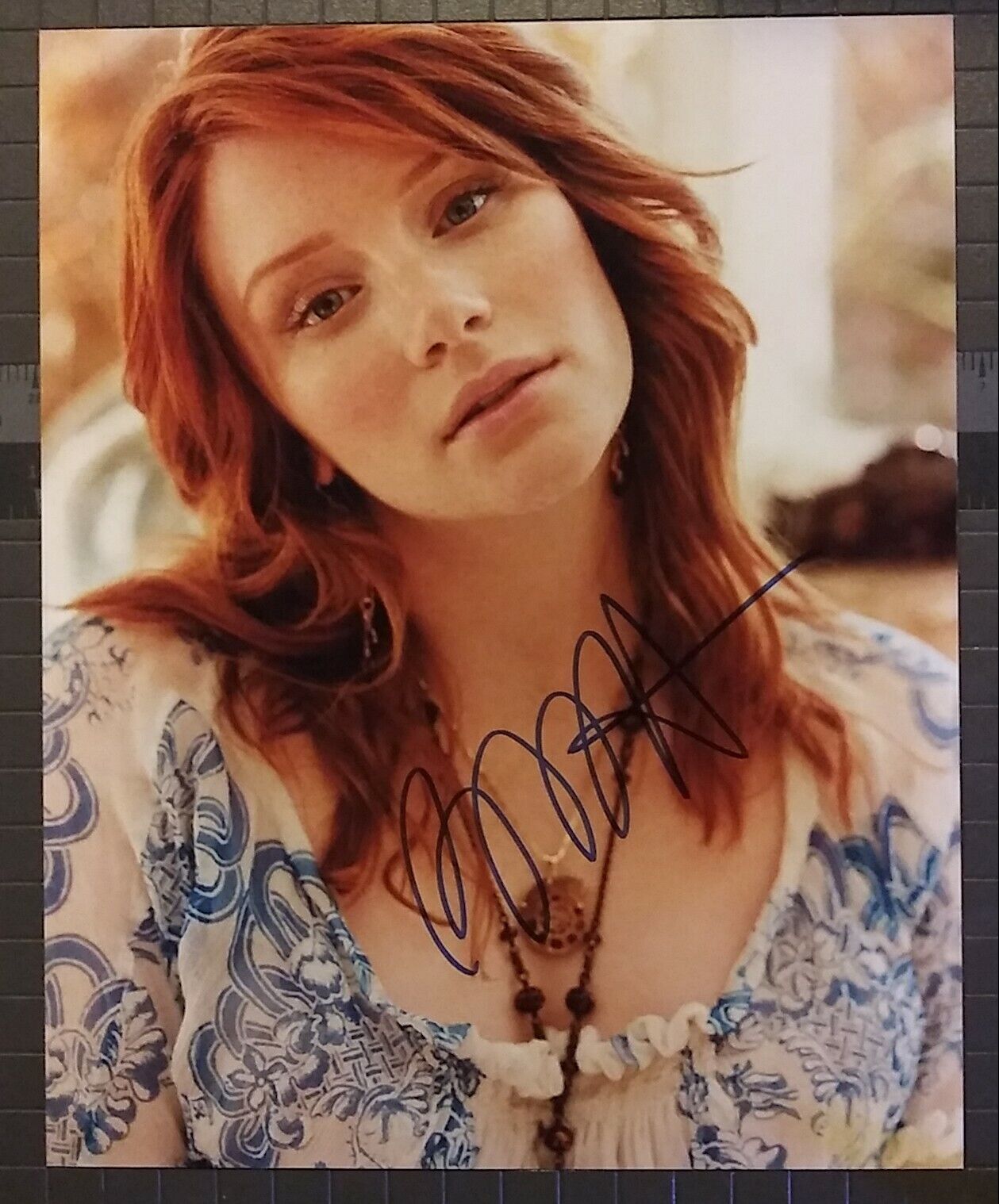 Bryce Dallas Howard signed 8x10