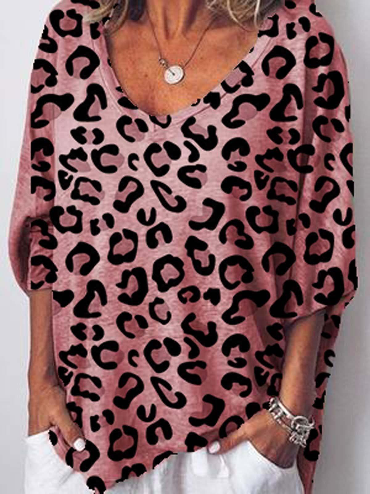 Women Leopard Printed V-neck Half Sleeve Top