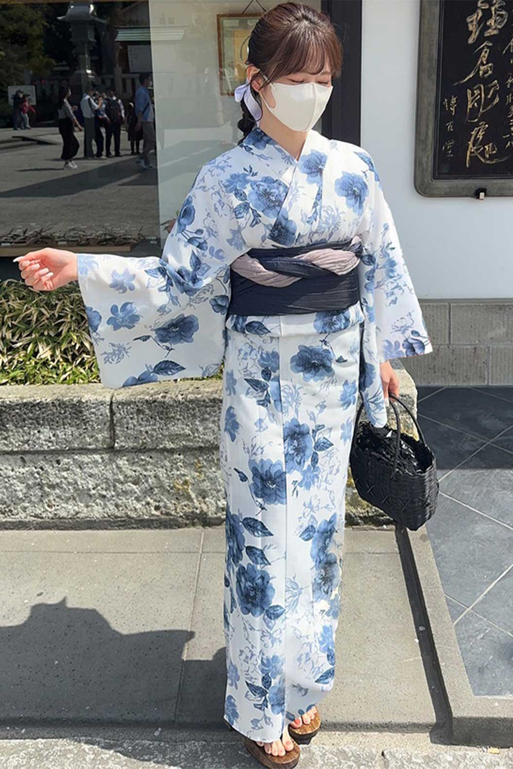 Yukata Kimono White with Blue Peony and Furisode Sleeves - はなびたいかい Stupa Stones