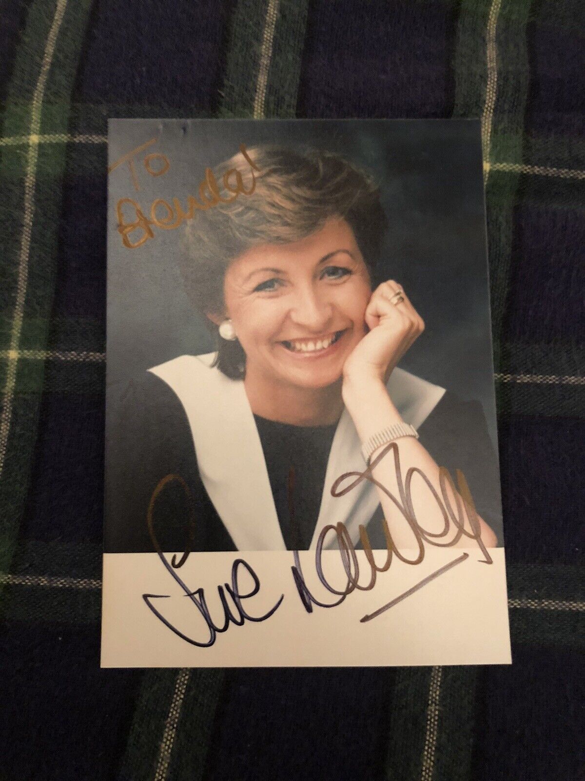 SUE LAWLEY (TV PRESENTER) VINTAGE SIGNED Photo Poster painting