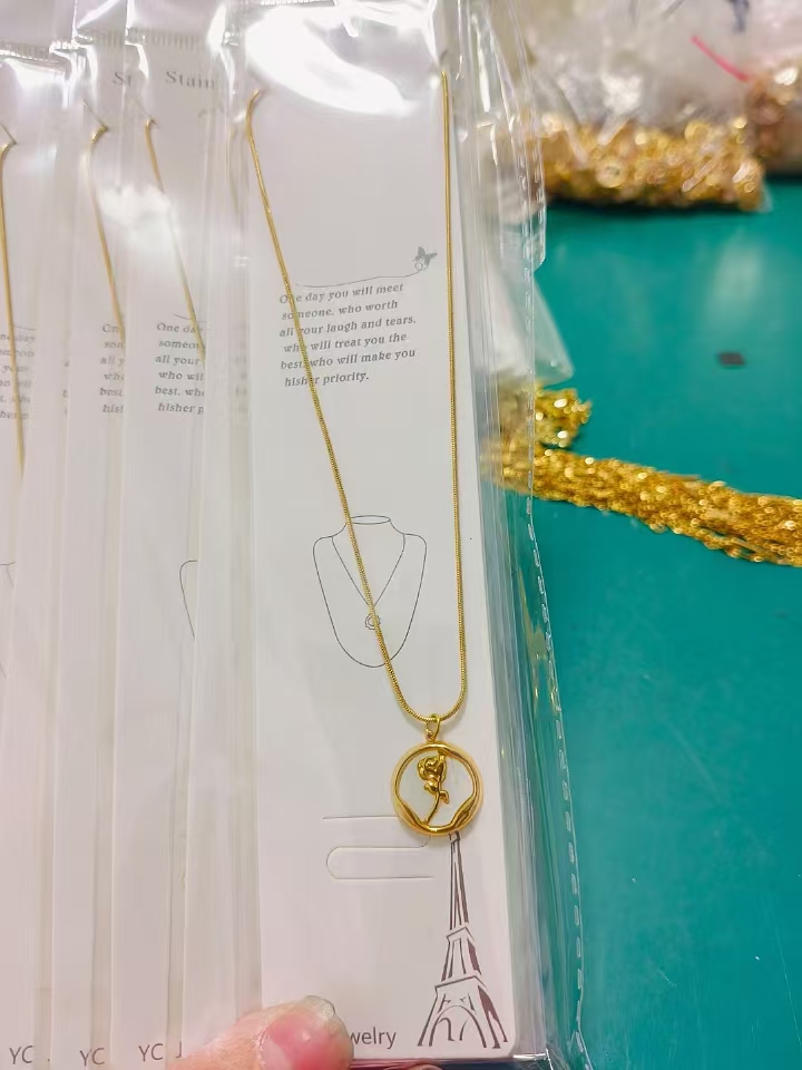 White Shell + Rose Accessories Necklace