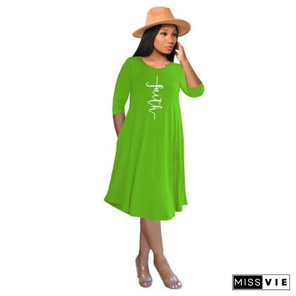 Women's Dresses Are Casual In Mid-summer