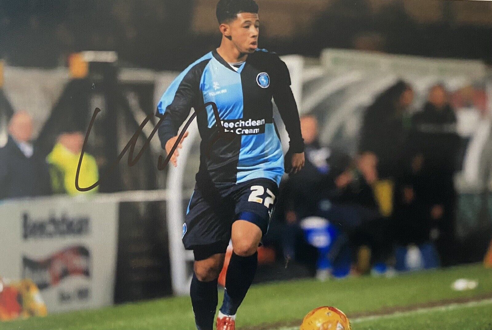 Courtney Senior Genuine Hand Signed Wycombe Wanderers 6X4 Photo Poster painting