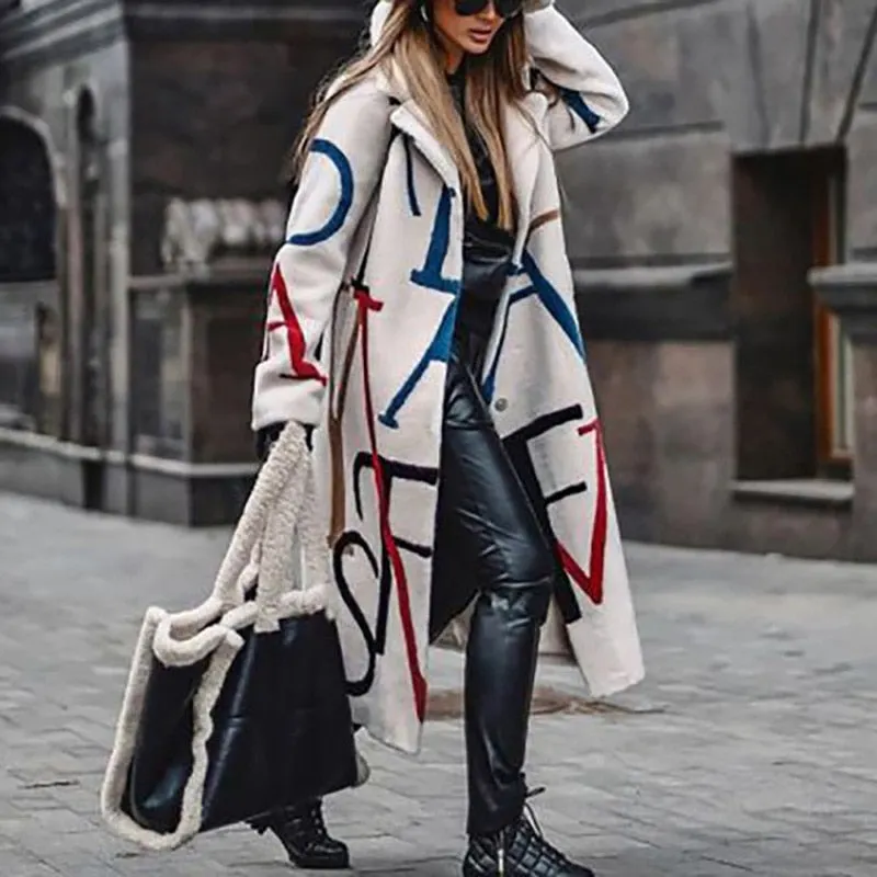 Damen Wollmantel Crème mit Lettering Design, Oversize-Passform, Breiter Kragen, Urban Stil-55072-59499662016855