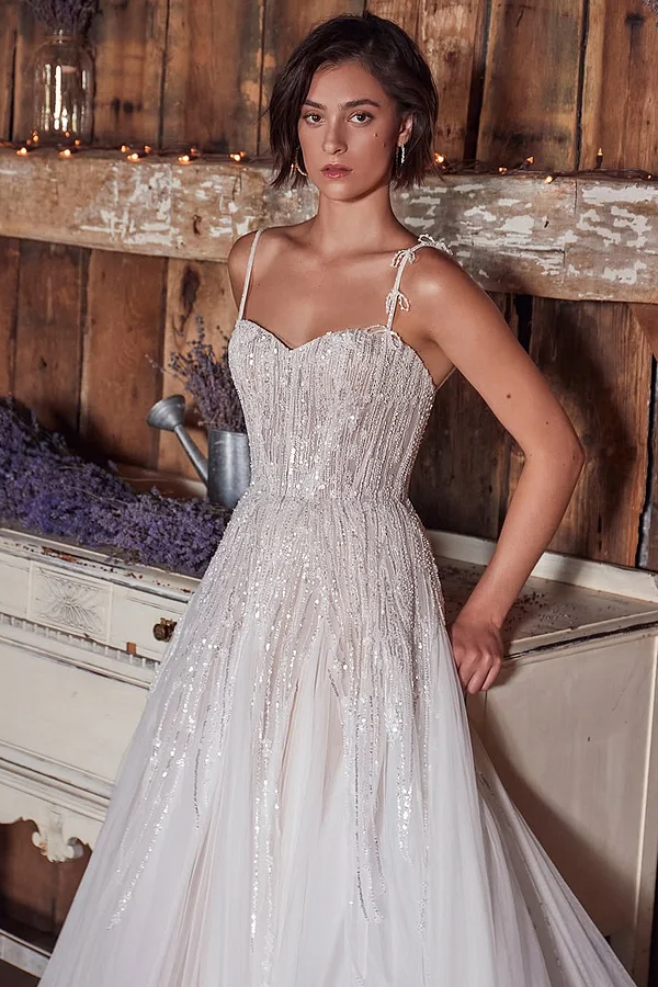 Daisda White Sleeveless Spaghetti Straps Sweetheart Sequins Prom Dress