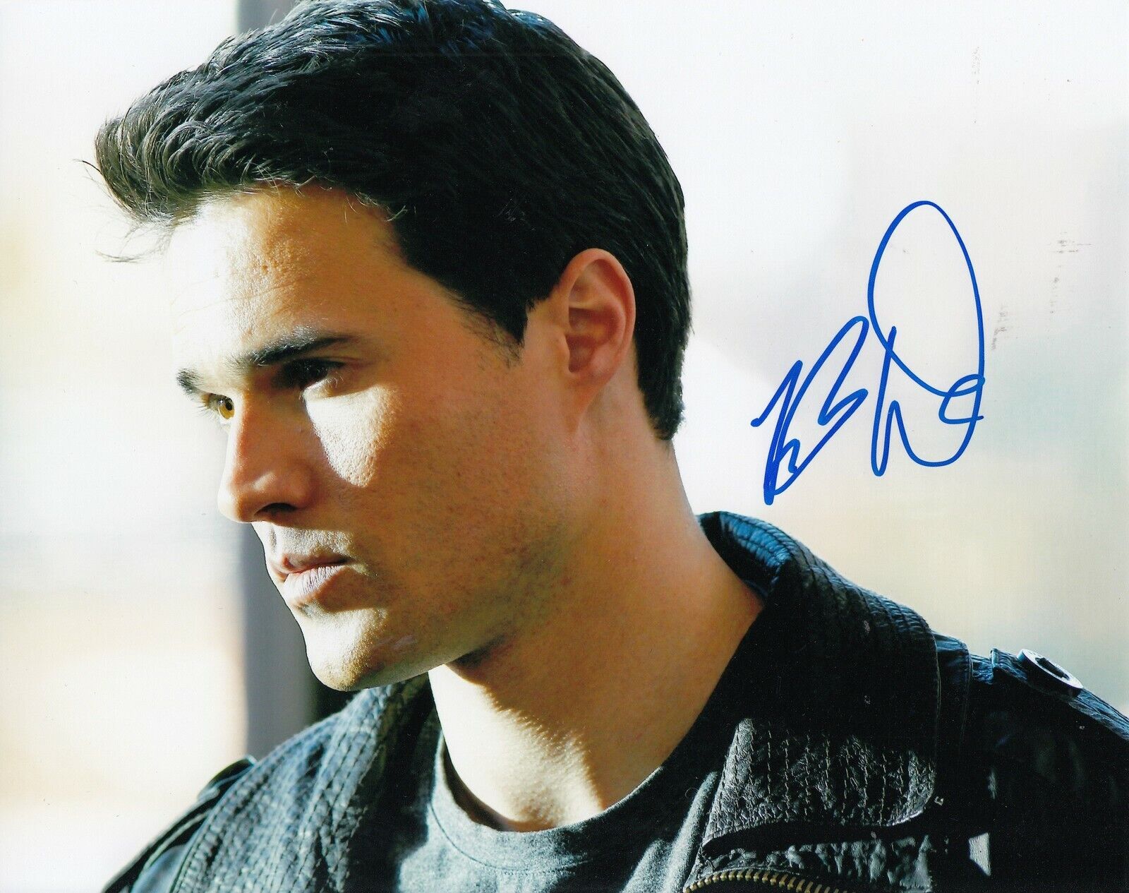 BRETT DALTON signed (AGENTS of S.H.I.E.L.D) 8X10 Photo Poster painting *GRANT WARD* W/COA #2