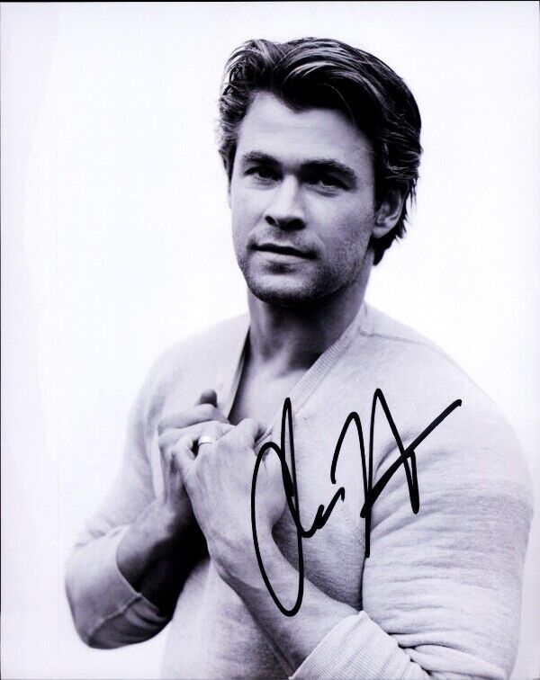 Chris Hemsworth authentic signed celebrity 8x10 Photo Poster painting W/Cert Autographed 42216a1