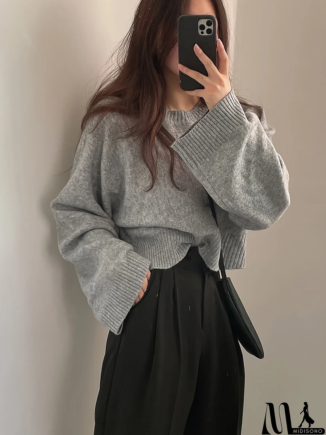 MidiSono - Simple and Stylish Sweater