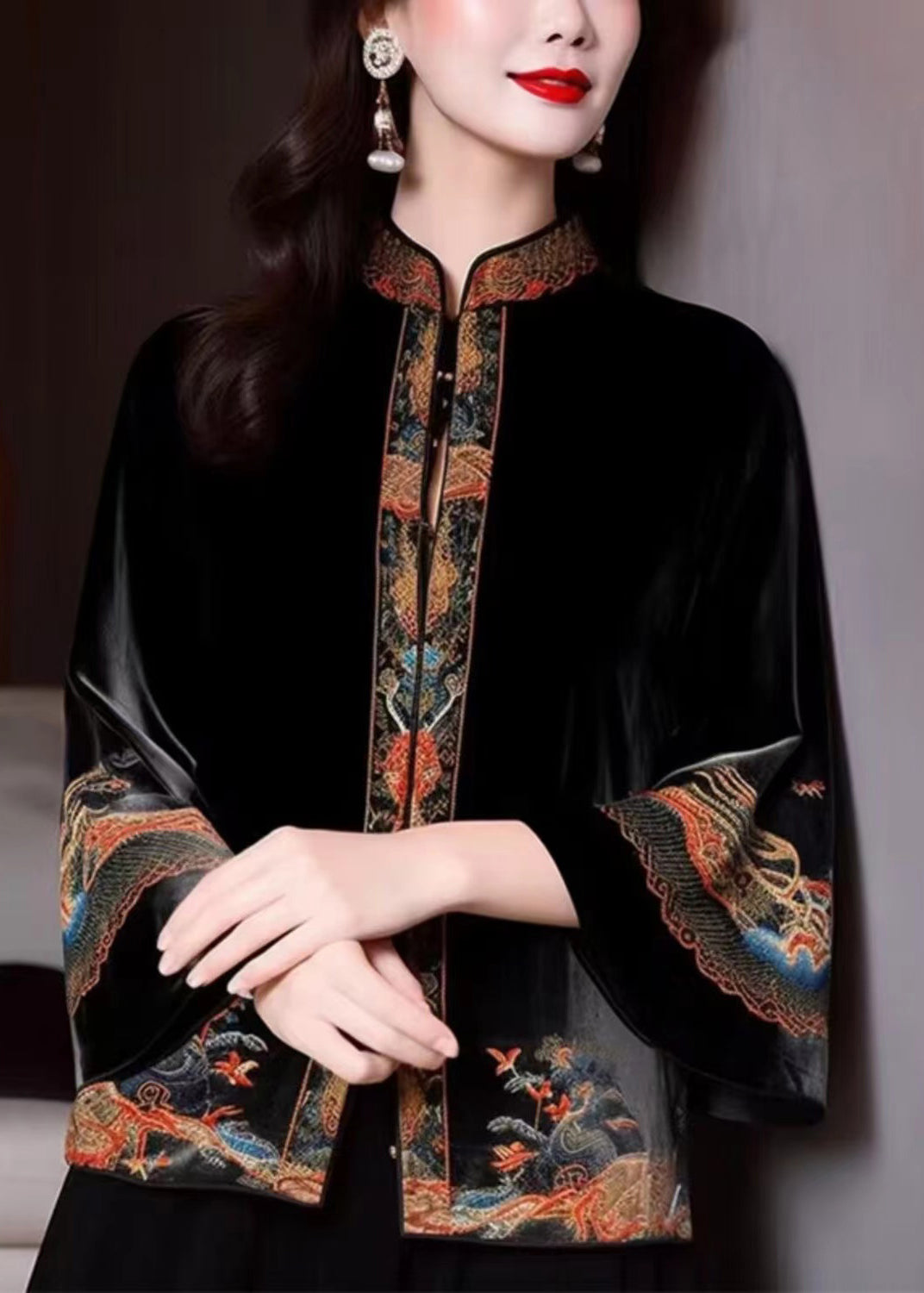 VCSHOES Loose Black Stand Collar Embroidered Silk Velour Coats Flare Sleeve