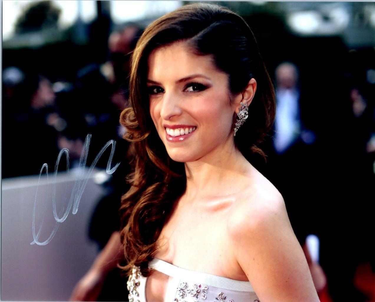 Anna Kendrick signed 8x10 Photo Poster painting Picture autographed with COA